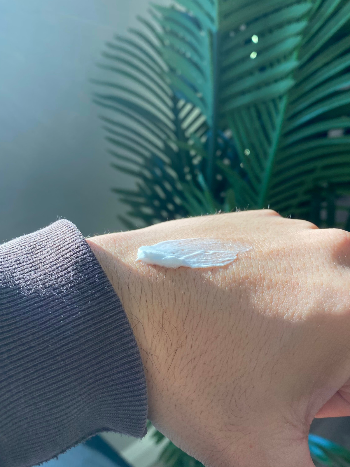 <p>Melts on contact with skin, delivering deep nourishment and moisture without a greasy or heavy residue.</p>